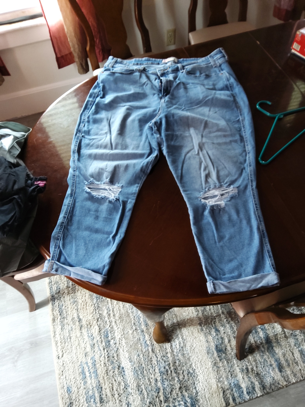 Relaxed Signature Levi Boyfriend Capri in Light Blue with Distressed Knees
